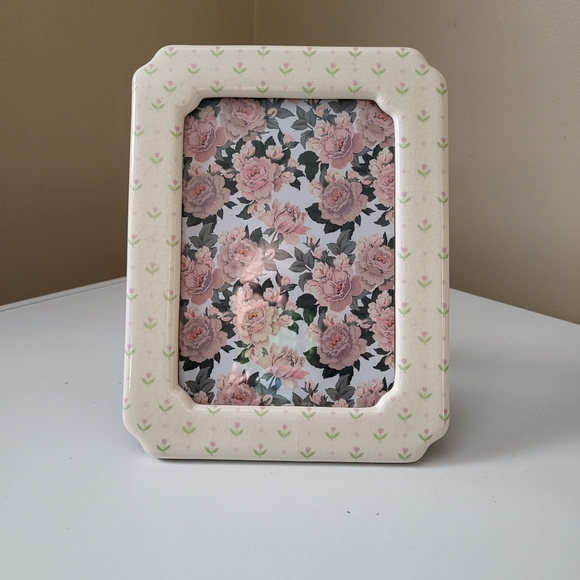 Vintage Ceramic Picture Frame with Floral Pattern - Picture 1 of 13